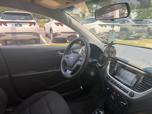 Used 2020 Hyundai Accent SE FWD image 11