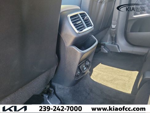 Used 2020 Hyundai Santa Fe Limited FWD image 16