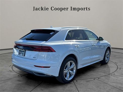 Used 2022 Audi Q8 Premium w/ Convenience Package image 5
