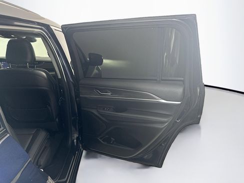 Used 2023 Jeep Grand Cherokee L Limited image 34