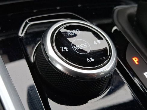 Used 2024 Chevrolet Colorado Trail Boss w/ Technology Package image 24