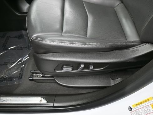 Used 2024 Cadillac XT5 Premium Luxury FWD image 18