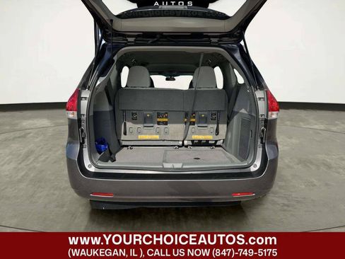 Used 2013 Toyota Sienna LE FWD image 16