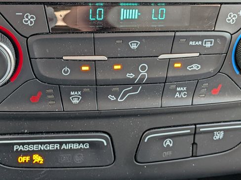 Used 2017 Ford Escape Titanium image 19