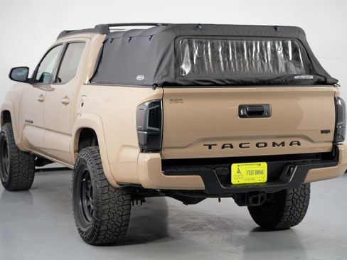 Used 2020 Toyota Tacoma TRD Sport image 42