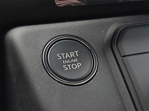 New 2026 Land Rover Defender 110 X-Dynamic SE image 25