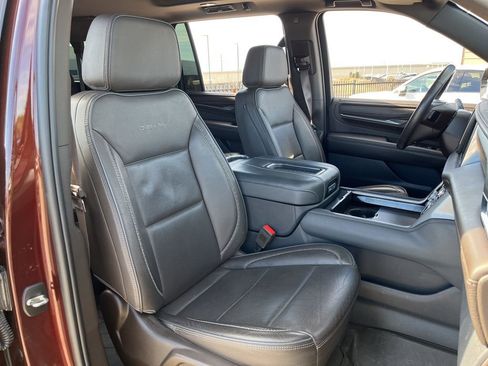 Used 2022 GMC Yukon XL Denali image 31