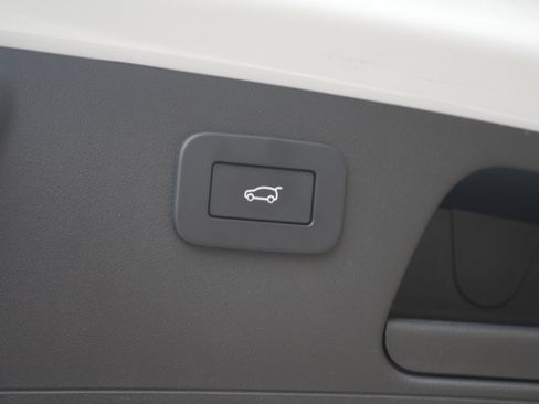 Used 2024 Jaguar E-PACE R-Dynamic SE AWD/4WD image 22