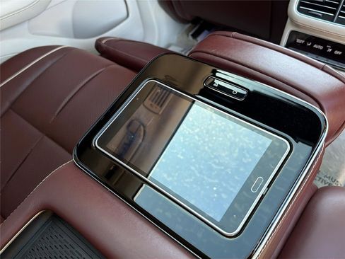 Used 2021 Mercedes-Benz Maybach GLS 600 4MATIC image 35