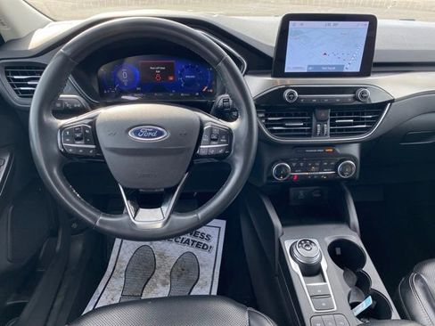 Used 2022 Ford Escape Titanium image 7