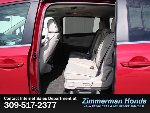 New 2026 Honda Odyssey Touring image 14