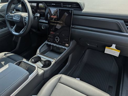 New 2027 GMC Terrain Elevation w/ Elevation Premium Package FWD image 32