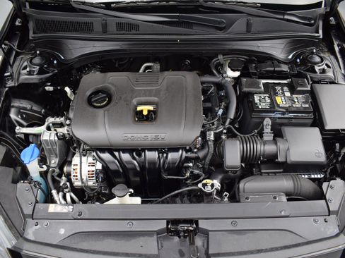 Used 2024 Kia Forte LX FWD image 9