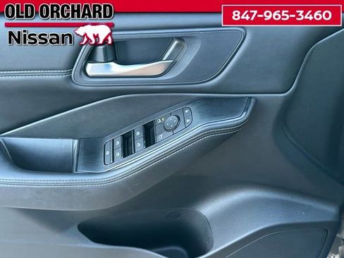 Used 2023 Nissan Rogue SV w/ SV Premium B Package image 10