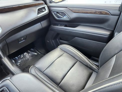 Used 2021 Chevrolet Tahoe Premier w/ Premium Package image 13