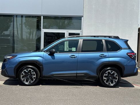 Used 2025 Subaru Forester Premium AWD/4WD image 10