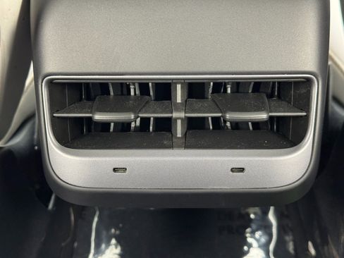 Used 2022 Tesla Model 3 image 34