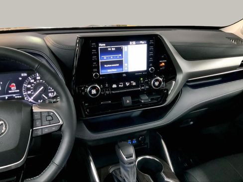Used 2022 Toyota Highlander Limited AWD/4WD image 7