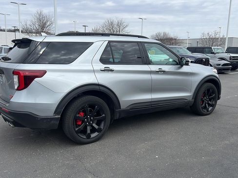 Used 2020 Ford Explorer ST w/ ST Street Pack image 5