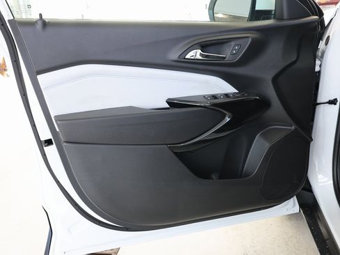 New 2026 Chevrolet Trax LT w/ LT Convenience Package image 10