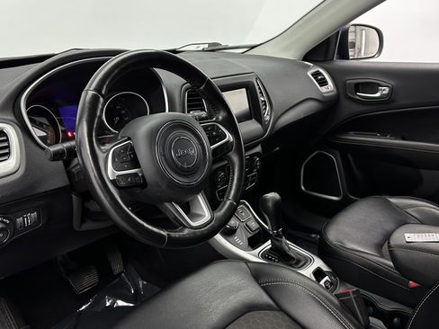 Used 2019 Jeep Compass Latitude w/ Cold Weather Group image 7