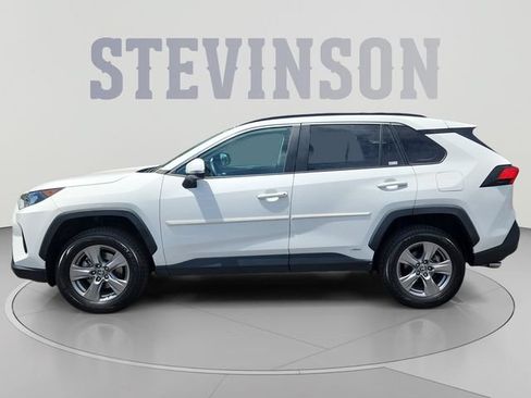 Used 2022 Toyota RAV4 LE AWD/4WD image 2