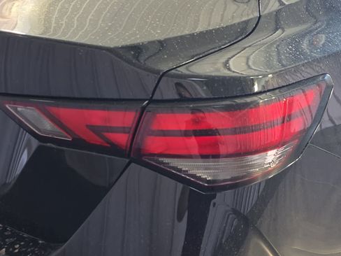 Used 2021 Nissan Sentra S FWD image 13