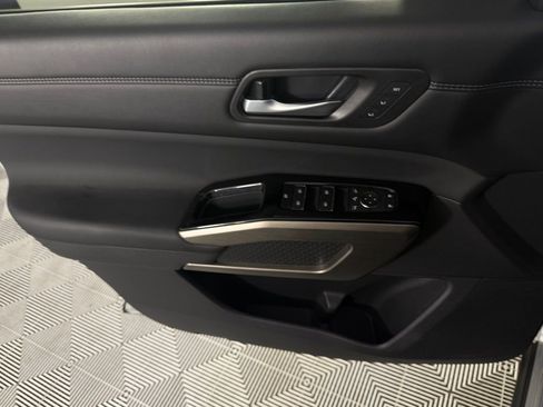 Used 2024 Nissan Pathfinder Platinum w/ Cargo Package image 26