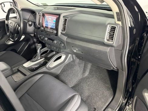 Used 2024 Nissan Frontier SV image 20