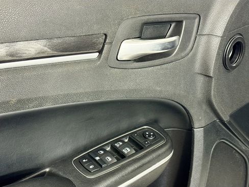 Used 2019 Chrysler 300 Touring w/ Sport Appearance Package RWD image 19
