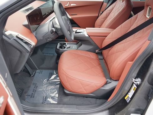 New 2026 BMW iX xDrive45 w/ Premium Package image 10