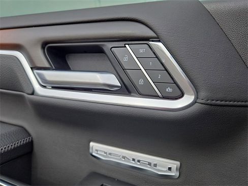 Used 2025 GMC Sierra 1500 Denali w/ Denali Reserve Package image 25