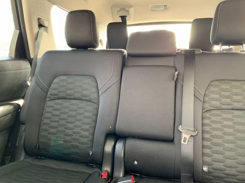 Used 2025 Nissan Pathfinder SV image 41