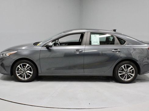 Used 2023 Kia Forte LXS FWD image 7