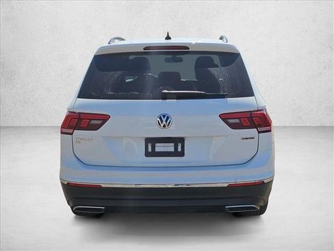 Used 2020 Volkswagen Tiguan SE w/ Panoramic Sunroof Package AWD/4WD image 6
