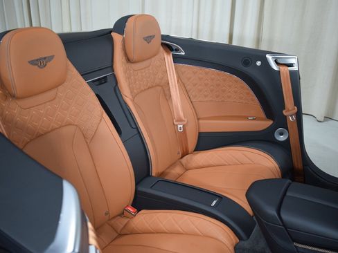 Certified 2023 Bentley Continental GT Azure image 21