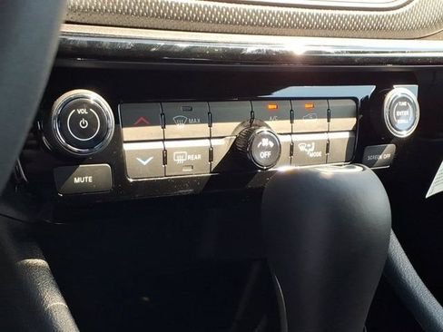 New 2026 Jeep Compass Latitude AWD/4WD image 9