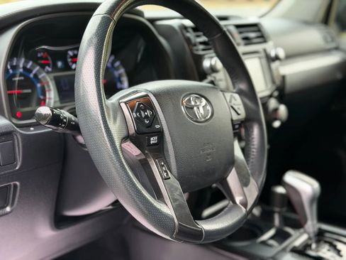 Used 2019 Toyota 4Runner TRD Off-Road Premium AWD/4WD image 12