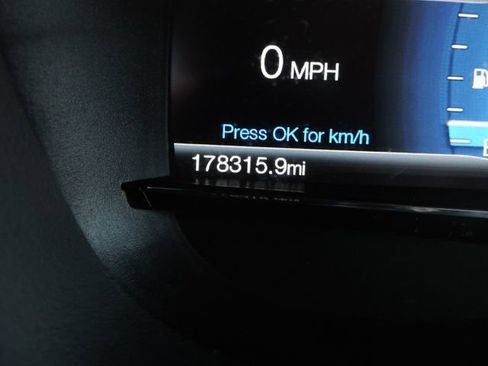 Used 2016 Ford Explorer Limited w/ Equipment Group 301A AWD/4WD image 28