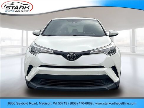 Used 2018 Toyota C-HR XLE FWD image 2
