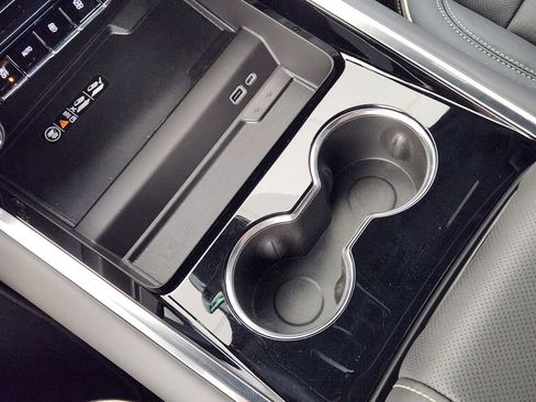 New 2025 Chevrolet Suburban Premier image 15