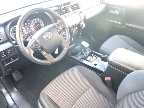 Used 2017 Toyota 4Runner TRD Off-Road w/ Convenience Package image 23