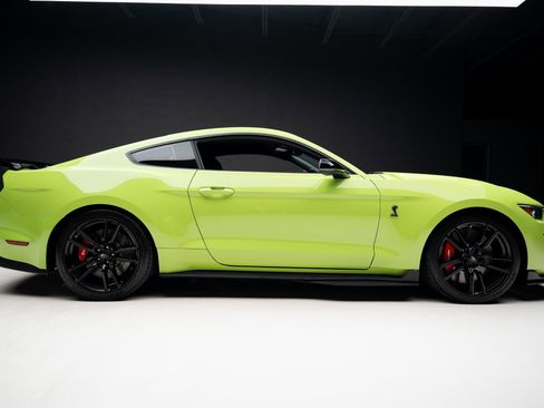 Used 2020 Ford Mustang Shelby GT500 w/ Technology Package image 38