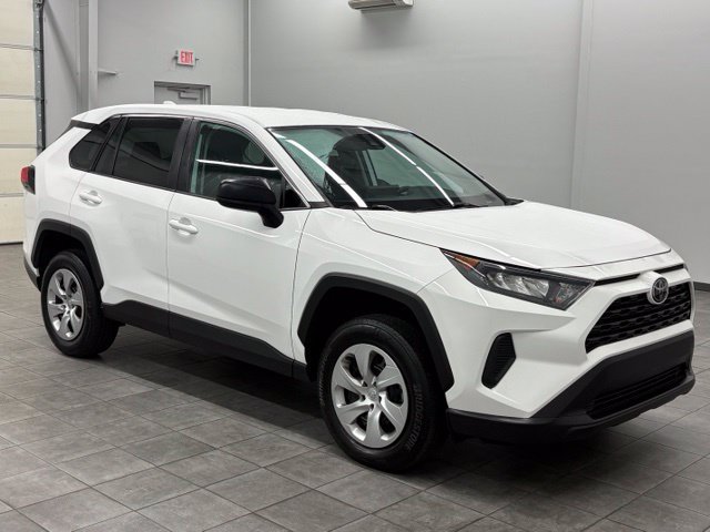 Used 2022 Toyota RAV4 LE FWD image 1