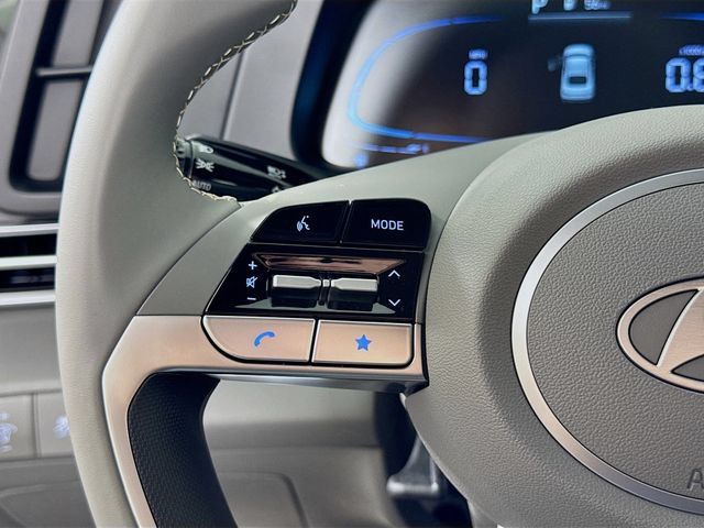 Certified 2025 Hyundai Elantra Sport FWD image 17