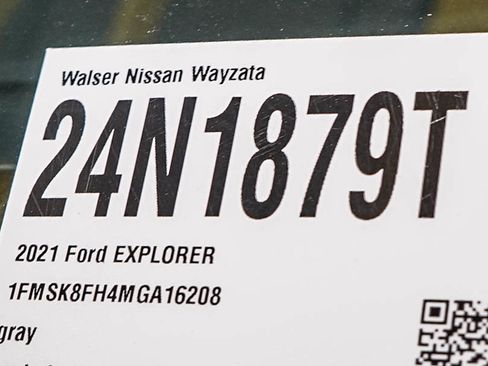 Used 2021 Ford Explorer Limited w/ Equipment Group 301A AWD/4WD image 28