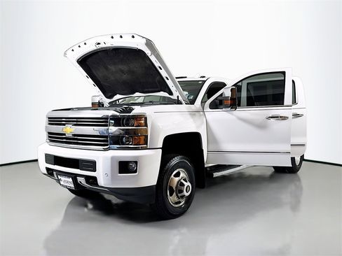 Used 2016 Chevrolet Silverado 3500 High Country image 19