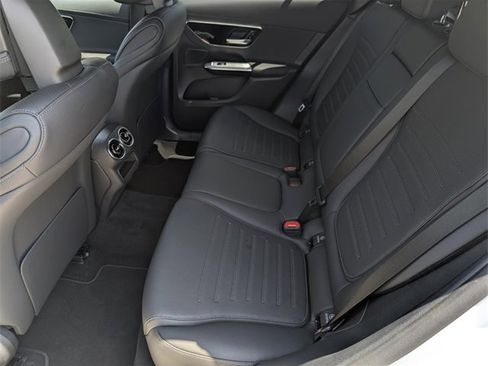 Used 2025 Mercedes-Benz GLC 350e 4MATIC image 26