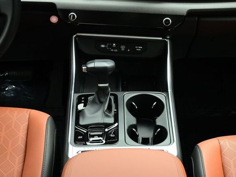 Certified 2026 Kia Carnival SX image 5