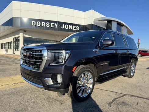 Used 2023 GMC Yukon XL SLT image 1
